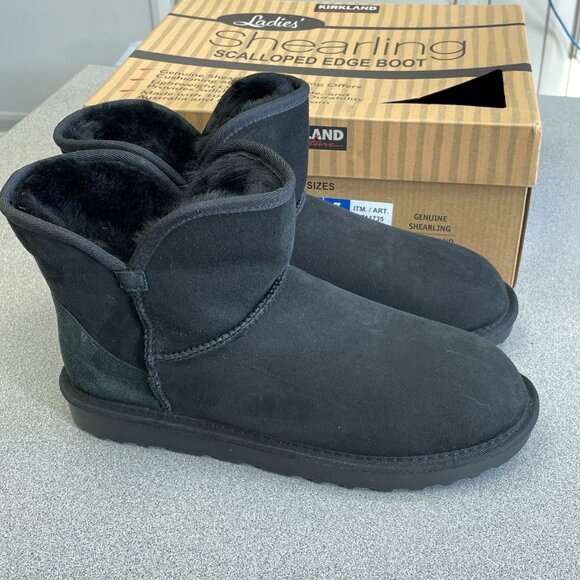 NEW Kirkland Signature Women's 9 Suede Shearling Scalloped Edge Snow Boots Black - Picture 1 of 10